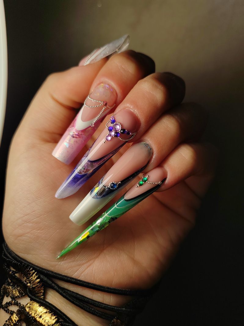 Nail art su ricostruzione lunga, lavoro di Karly